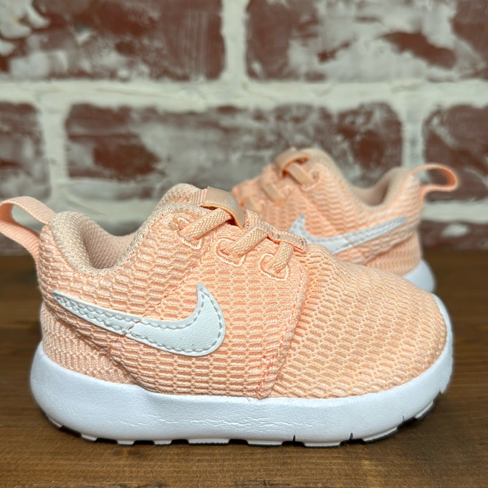 Nike Roshe One Toddler Sz 4C - Picture 2 of 8
